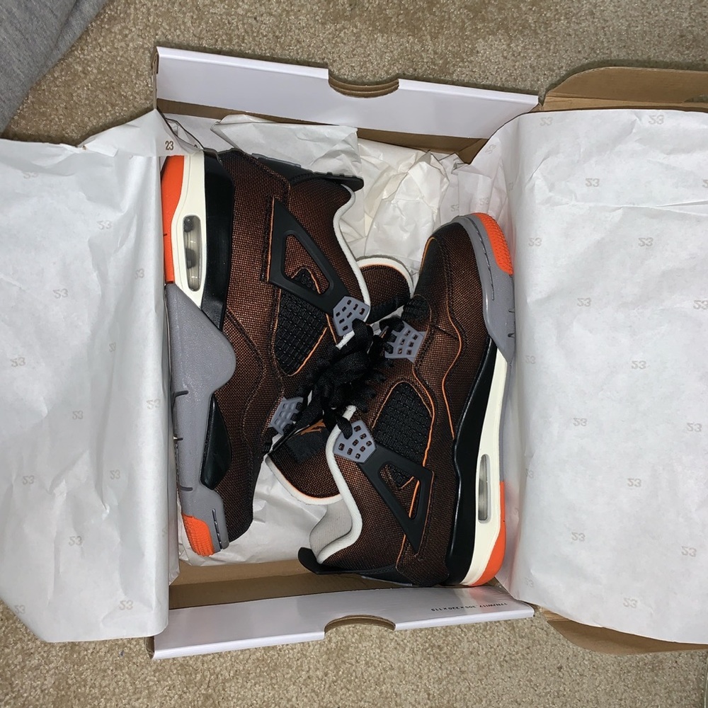 Jordan 4 Retro SE “Starfish”